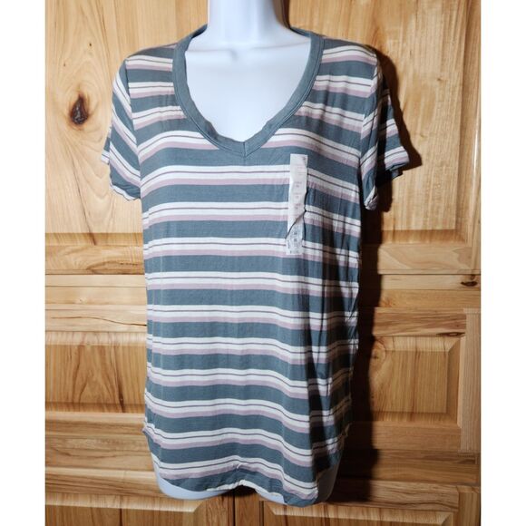 SO V Neck Tees | Women’s Size Medium | Bundle of 2 - Picture 5 of 13